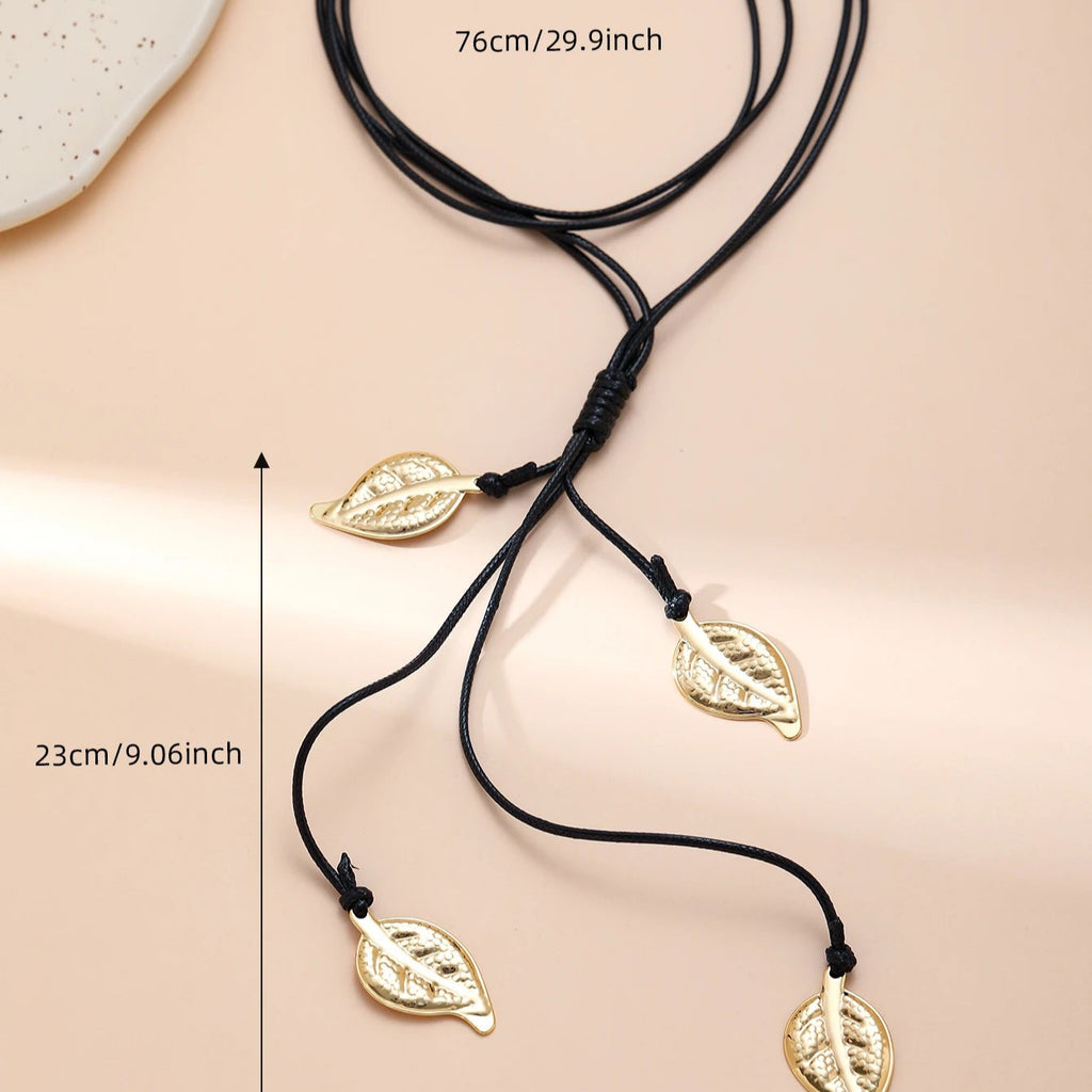 Collar con Colgante de Hoja de Otoño