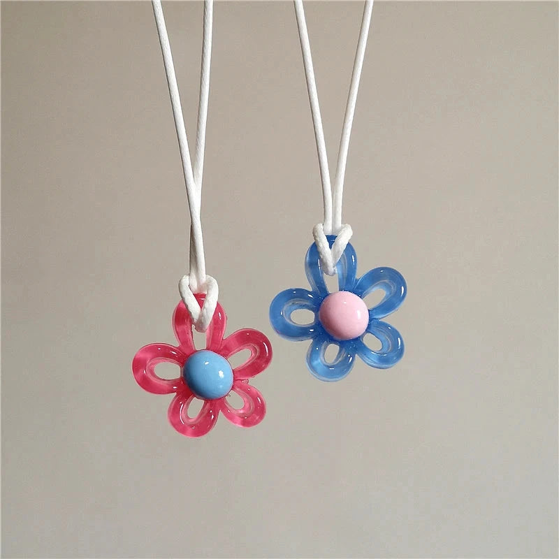 Collar con Colgante de Flor Colorida azul oscuro