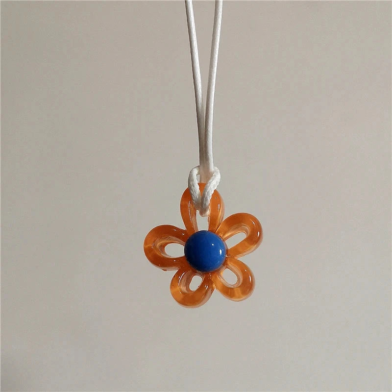 Collar con Colgante de Flor Colorida marrón