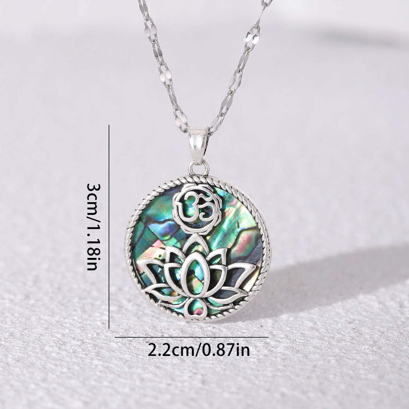 Collar con Colgante de Flor de Loto