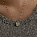 Collar con colgante de flor de rosa de plata