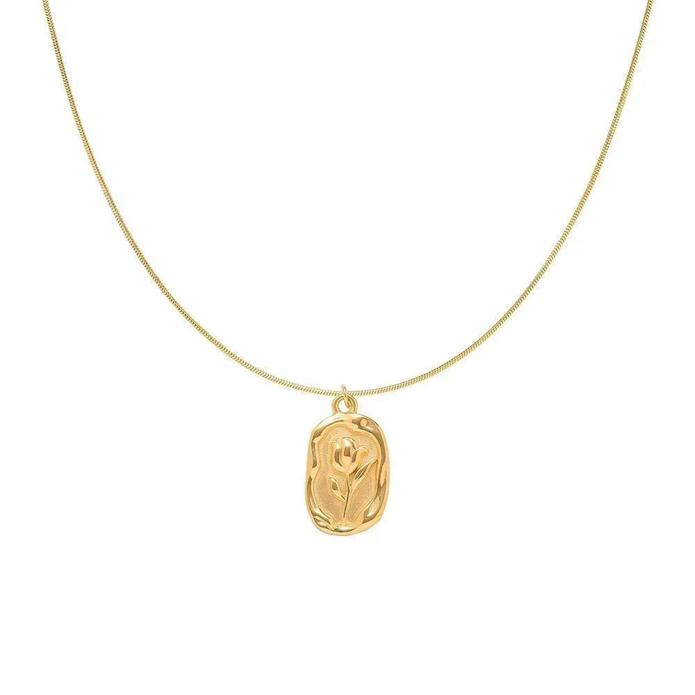 Collar con colgante de flor de rosa de oro