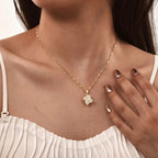 Collar con Colgante de Flor en Circonita Giratoria Antiestrés