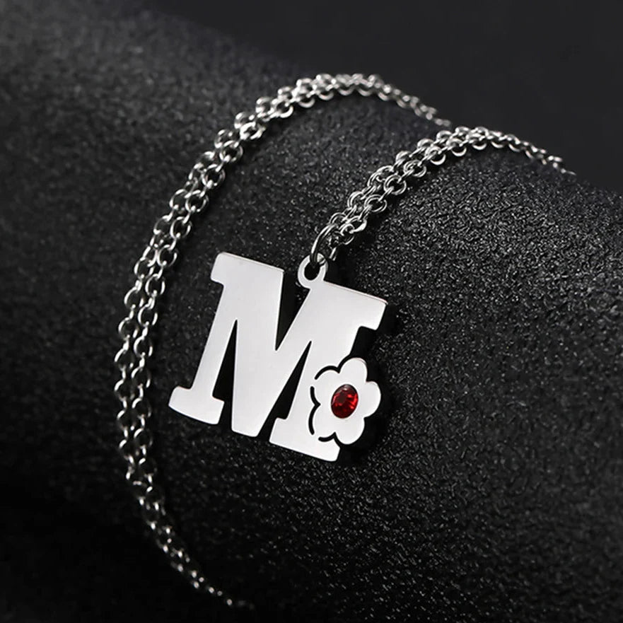 Collar con colgante de inicial y flor m