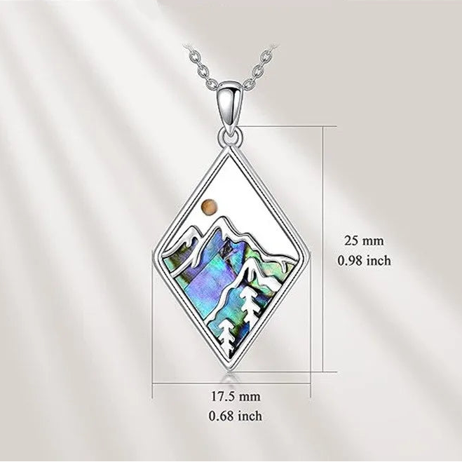 Collar con Colgante Geométrico Montaña