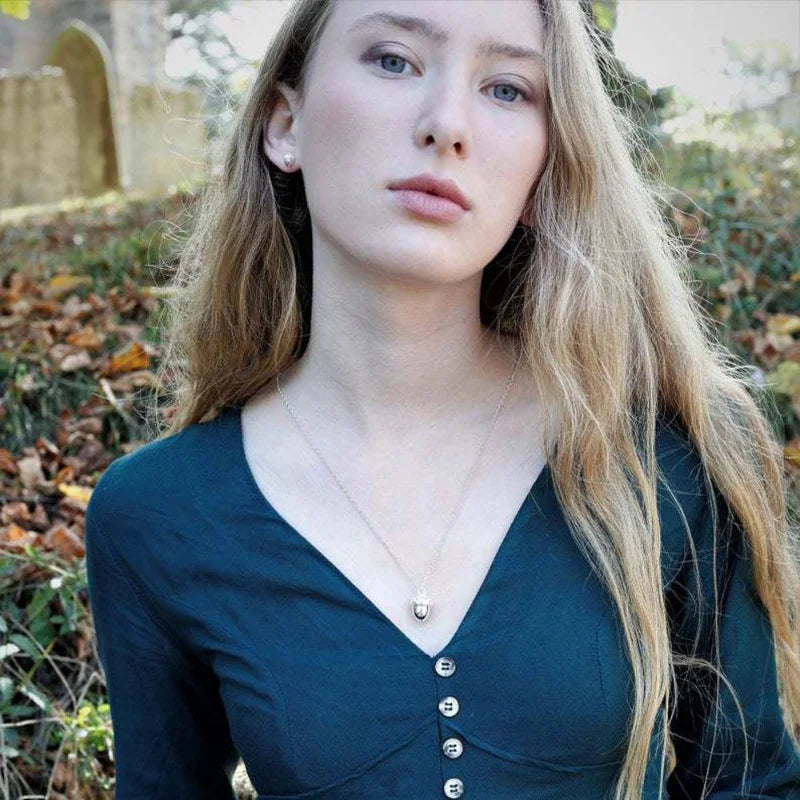 Collar con colgante de borla con corazón