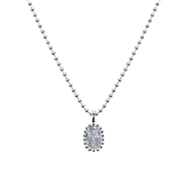 Collar con colgante ovalado brillante en forma de gota de agua