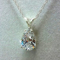 Collar con colgante de gota de agua de cristal brillante