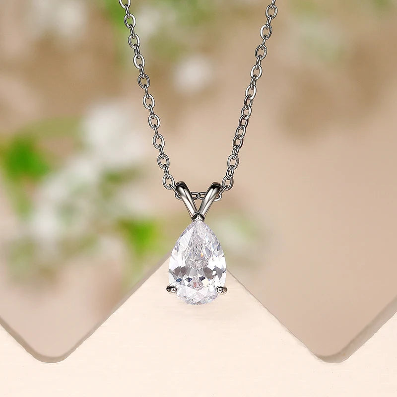 Collar con colgante de gota de agua de cristal brillante