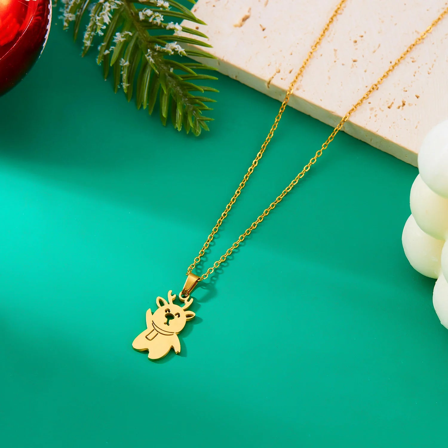 Collar con Colgante Invernal muñeco de nieve oro