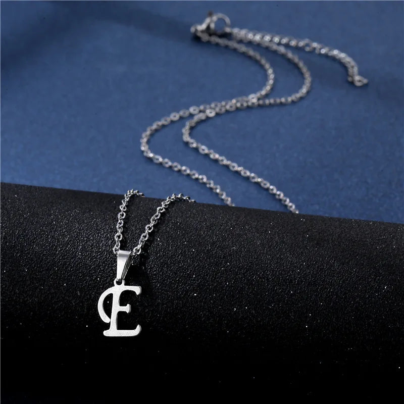 Collar personalizado con colgante de inicial e