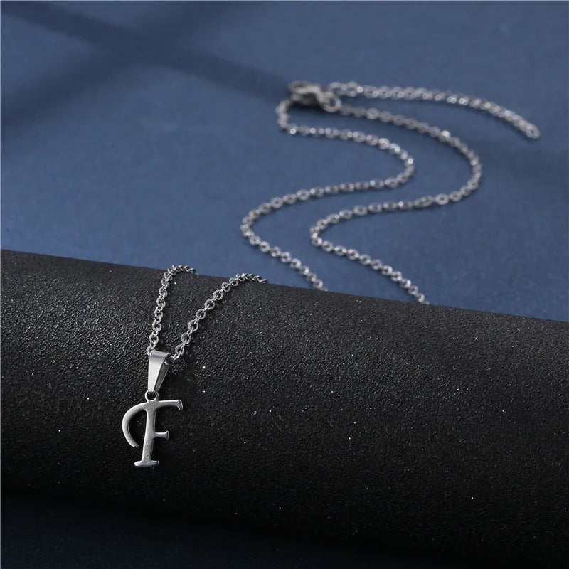 Collar personalizado con colgante de inicial f