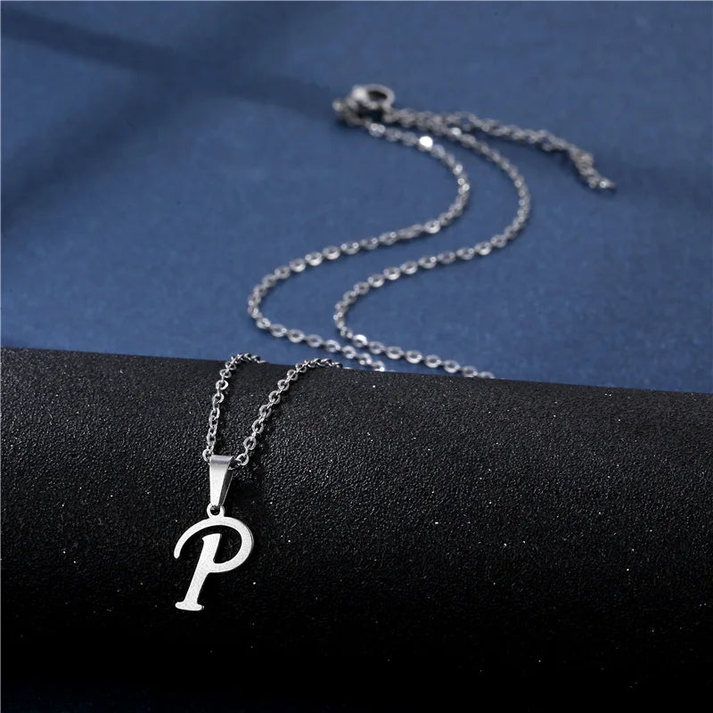 Collar personalizado con colgante de inicial p