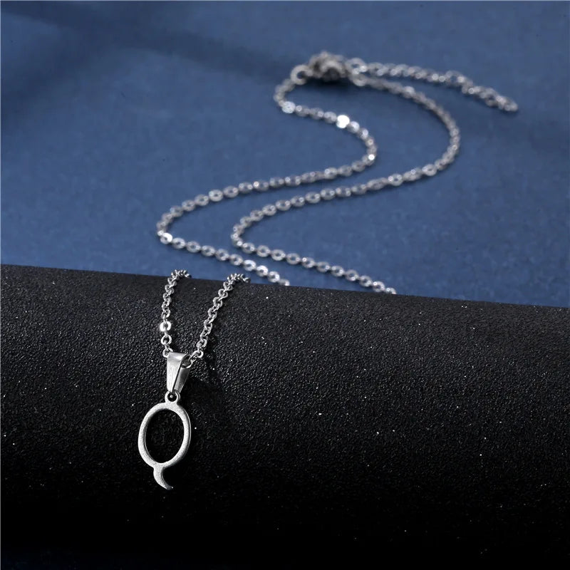 Collar personalizado con colgante de inicial q