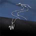 Collar personalizado con colgante de inicial w