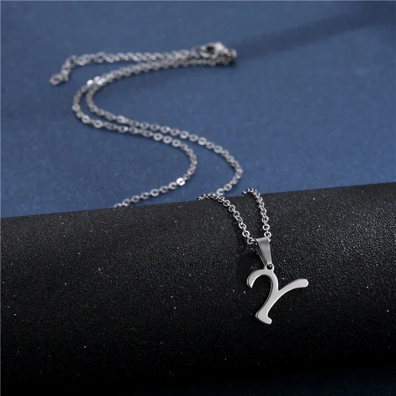 Collar personalizado con colgante de inicial y