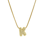 Collar con colgante de inicial con strass k