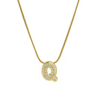Collar con colgante de inicial con strass q