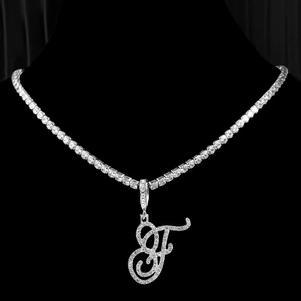 Collar gargantilla con colgante de inicial y strass f