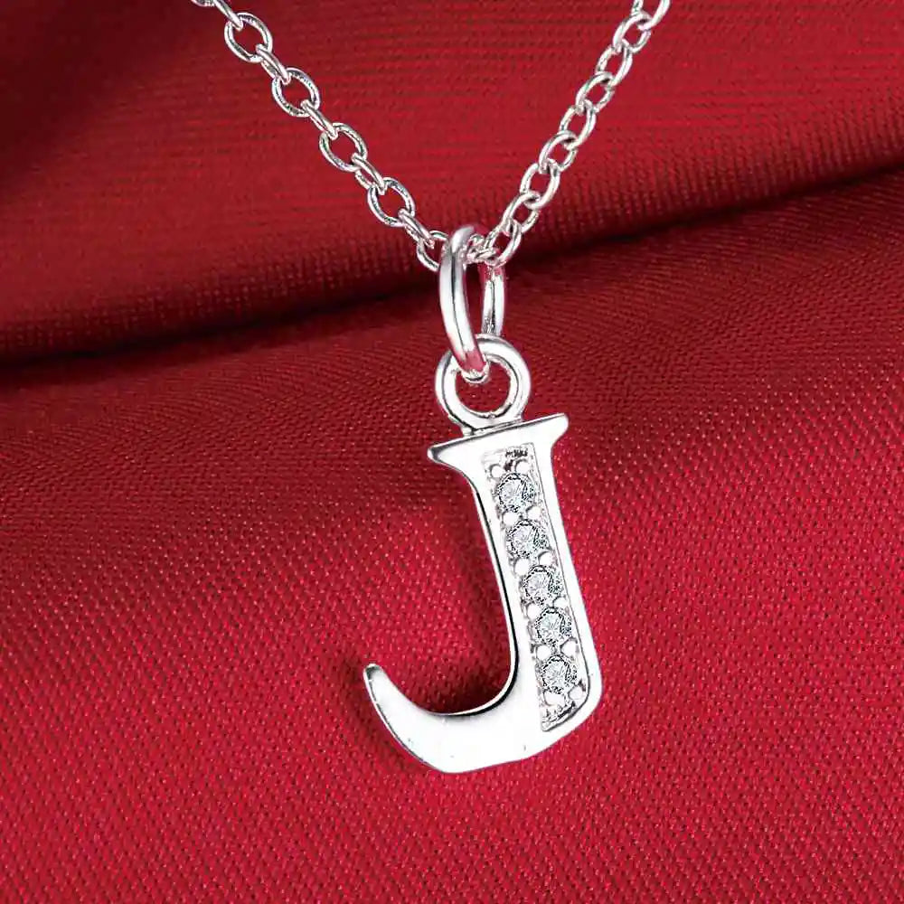 Collar largo con colgante inicial j