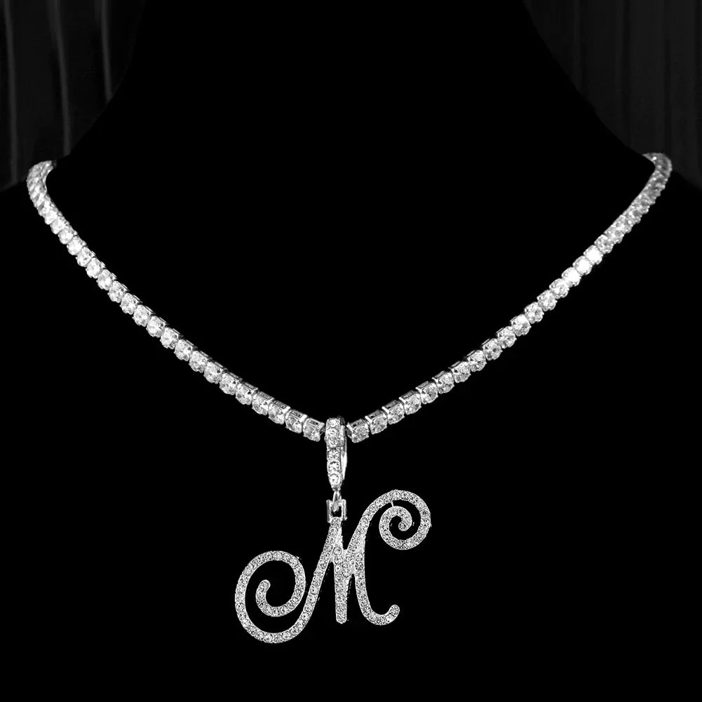 Collar gargantilla con colgante de inicial y strass m