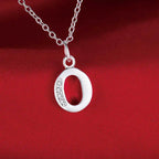 Collar largo con colgante inicial o