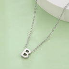 Collar con colgante de inicial - letra 