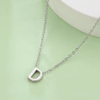 Collar con colgante de inicial - letra 