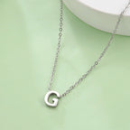 Collar con colgante de inicial - letra 