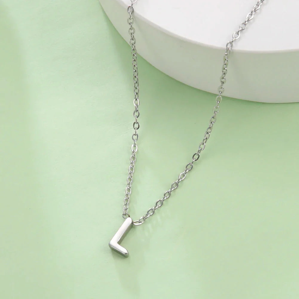 Collar con colgante de inicial - letra 