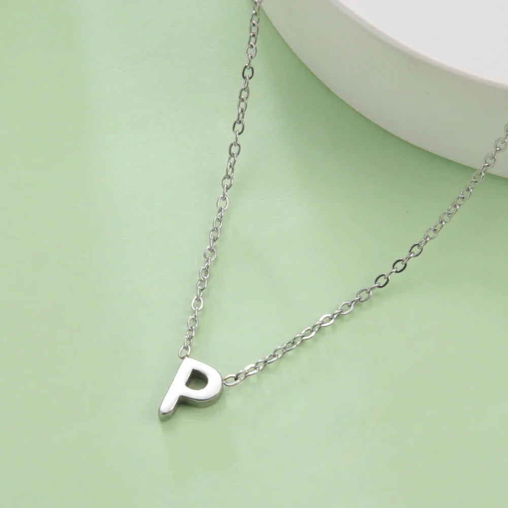 Collar con colgante de inicial - letra 