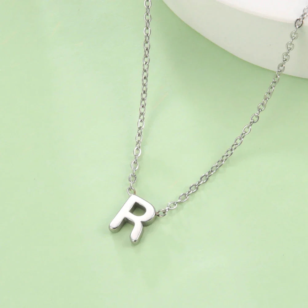 Collar con colgante de inicial - letra 
