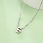 Collar con colgante de inicial - letra 
