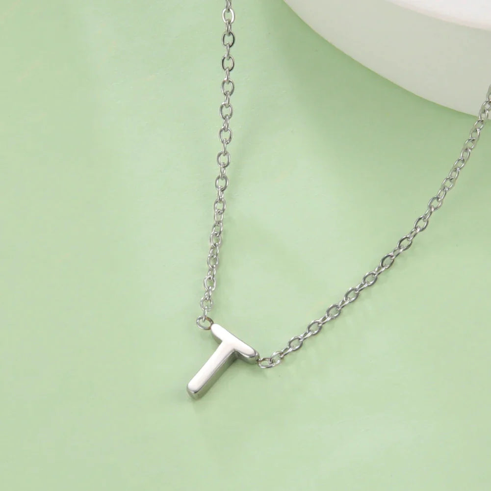 Collar con colgante de inicial - letra 
