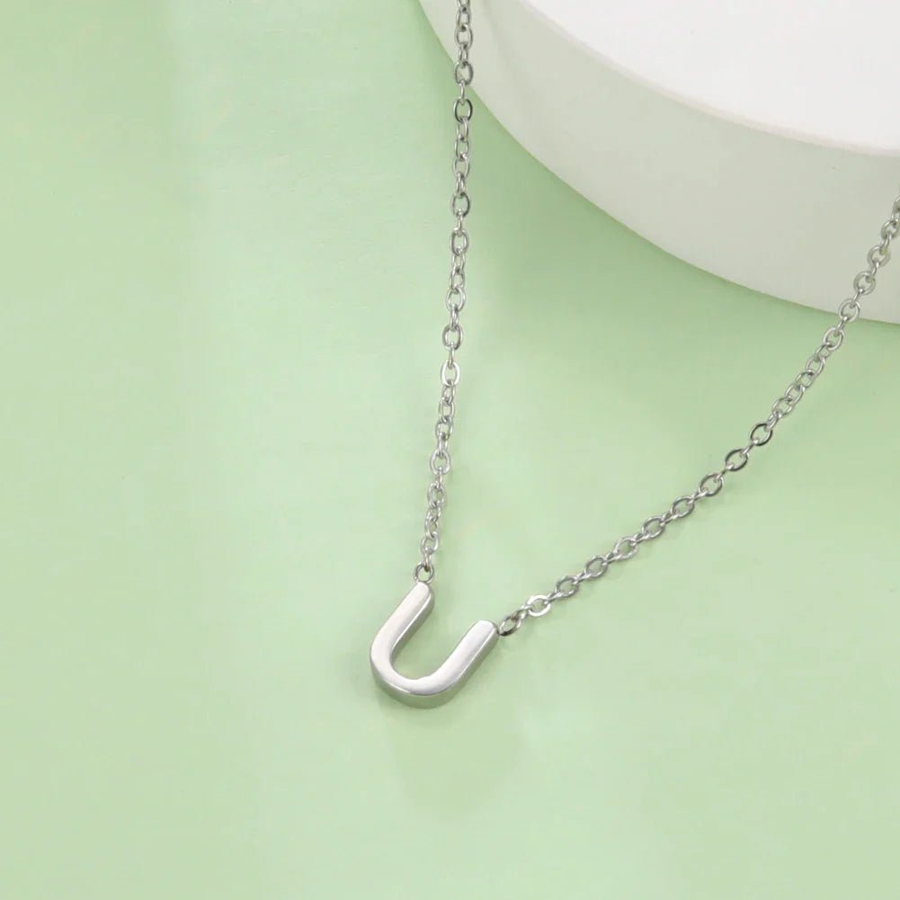 Collar con colgante de inicial - letra 