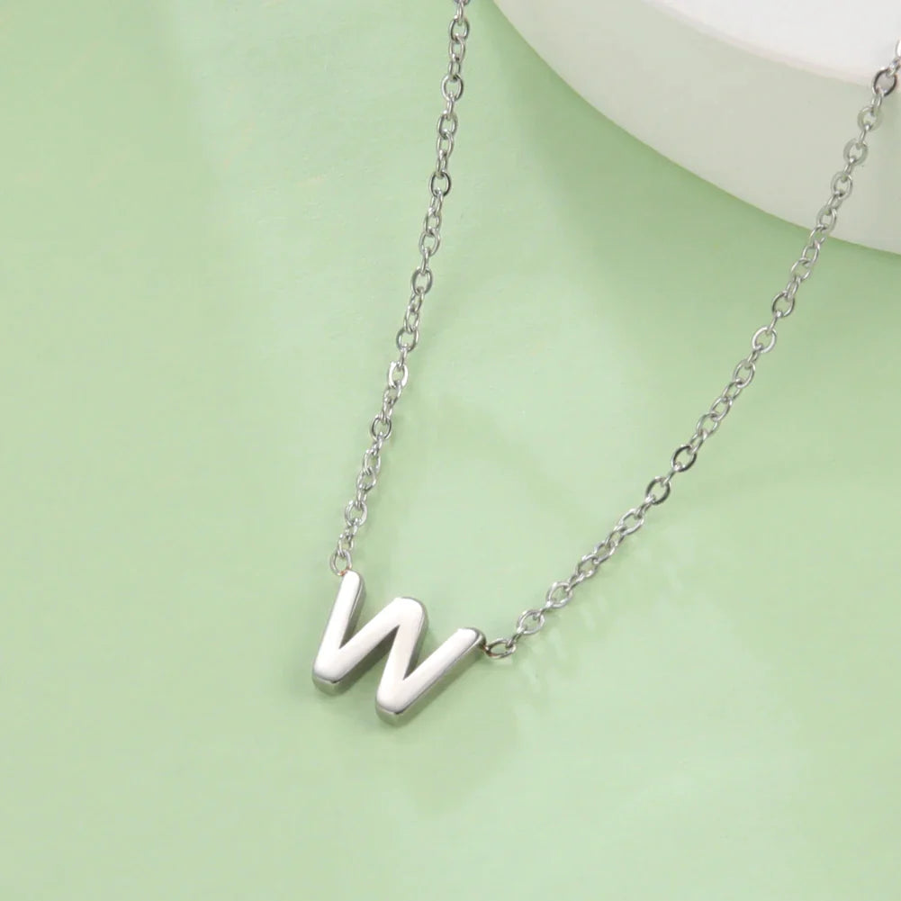 Collar con colgante de inicial - letra 