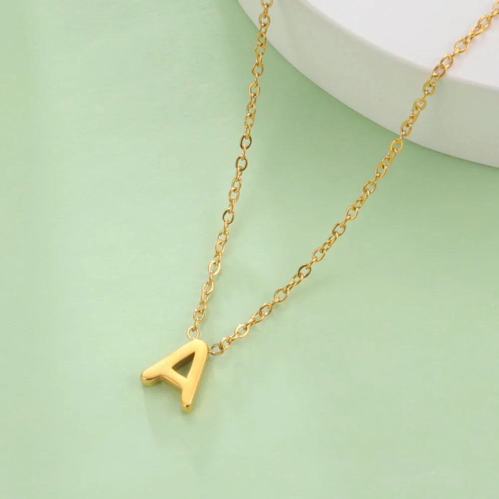 Collar con colgante de inicial - letra 