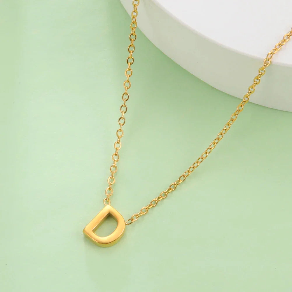 Collar con colgante de inicial - letra 