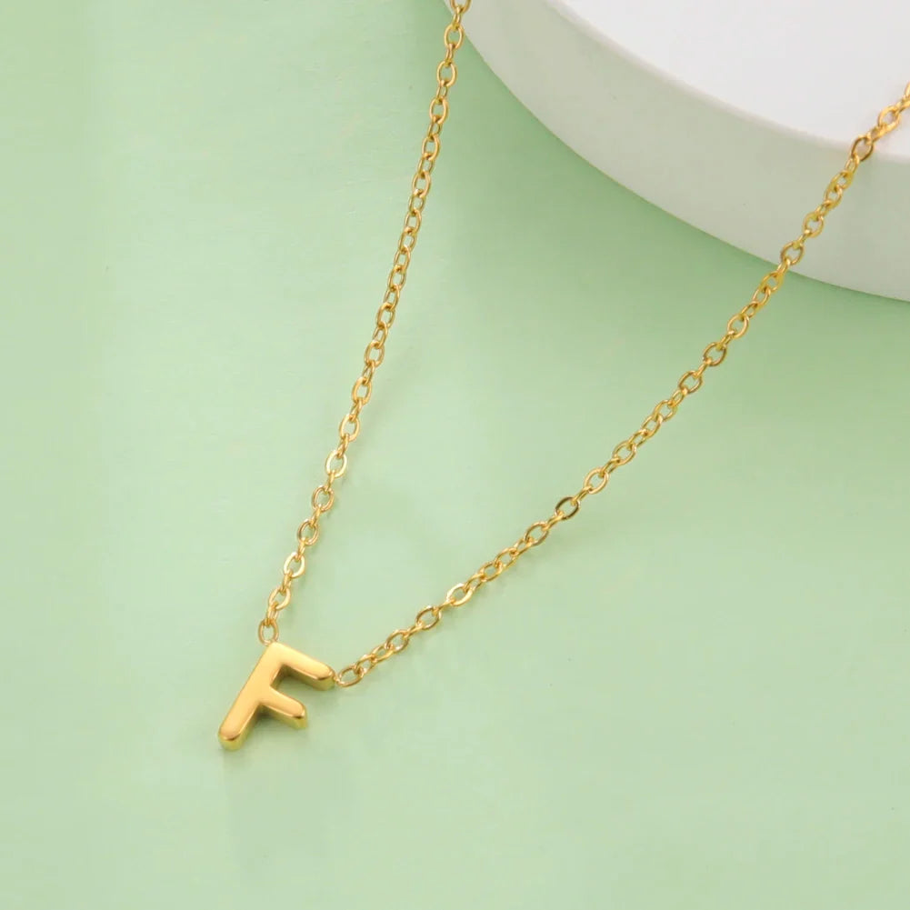 Collar con colgante de inicial - letra 