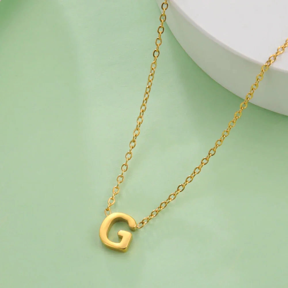 Collar con colgante de inicial - letra 