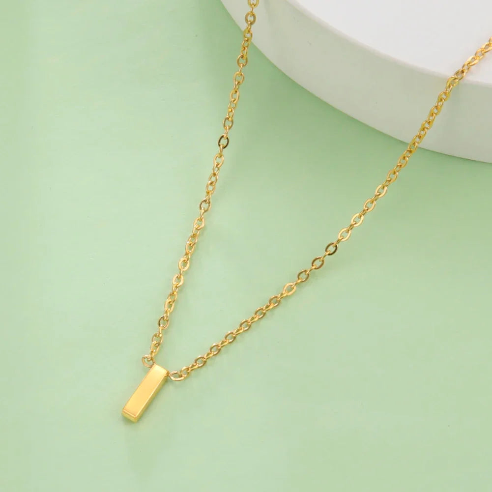 Collar con colgante de inicial - letra 