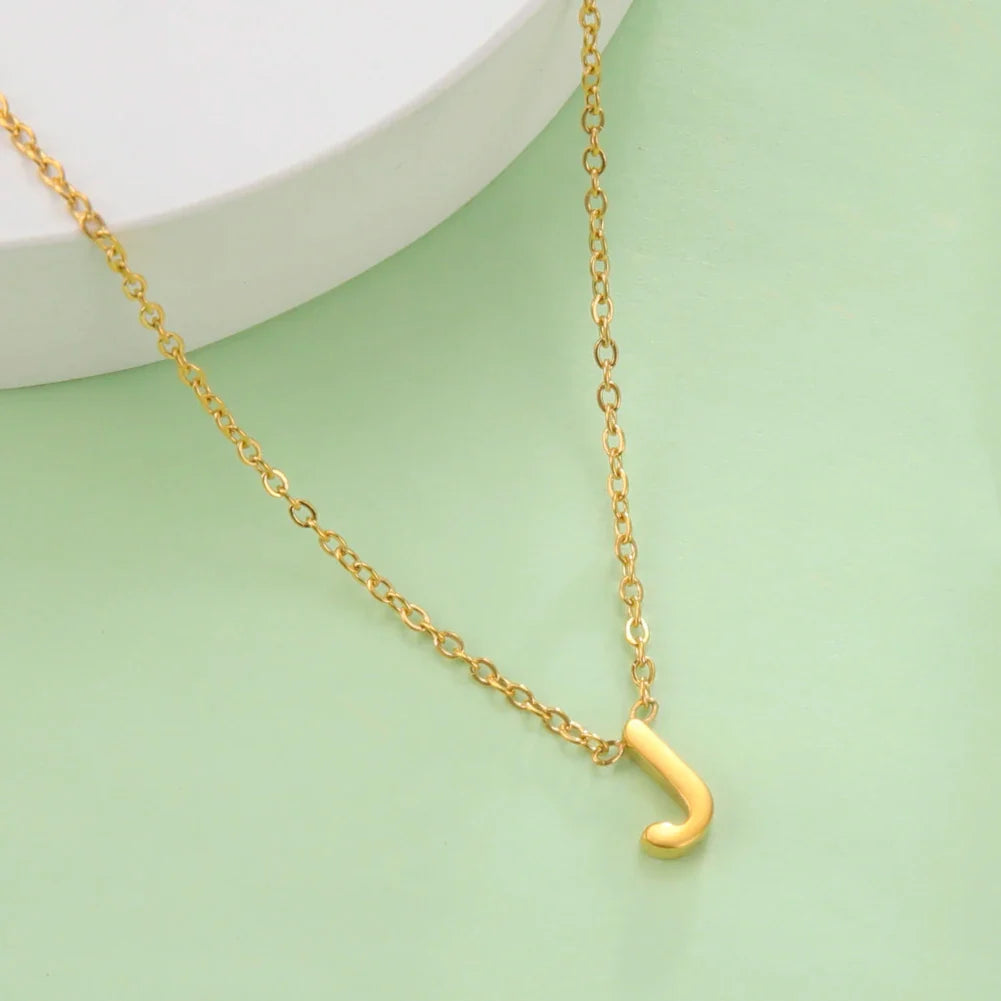 Collar con colgante de inicial - letra 