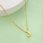 Collar con colgante de inicial - letra 