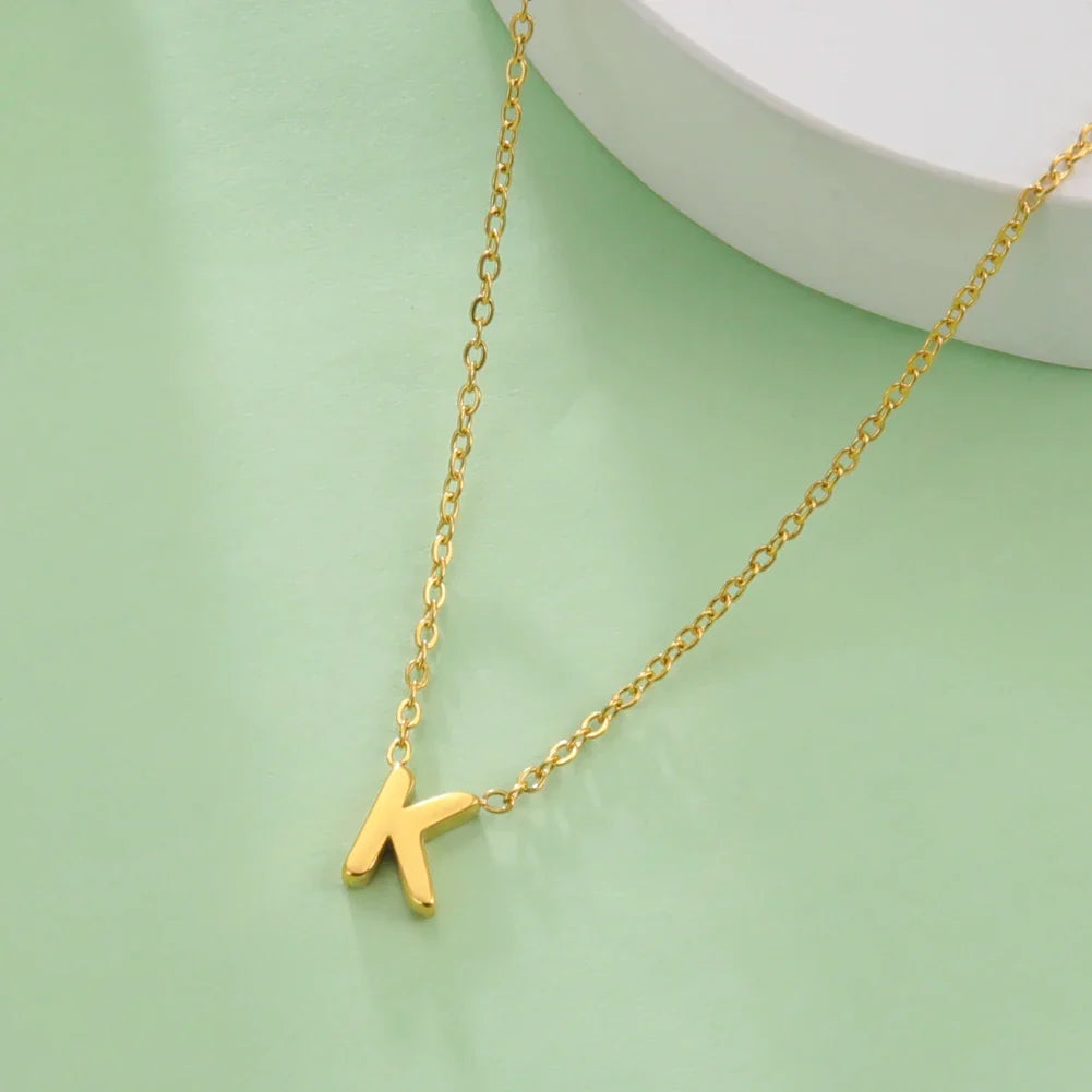 Collar con colgante de inicial - letra 