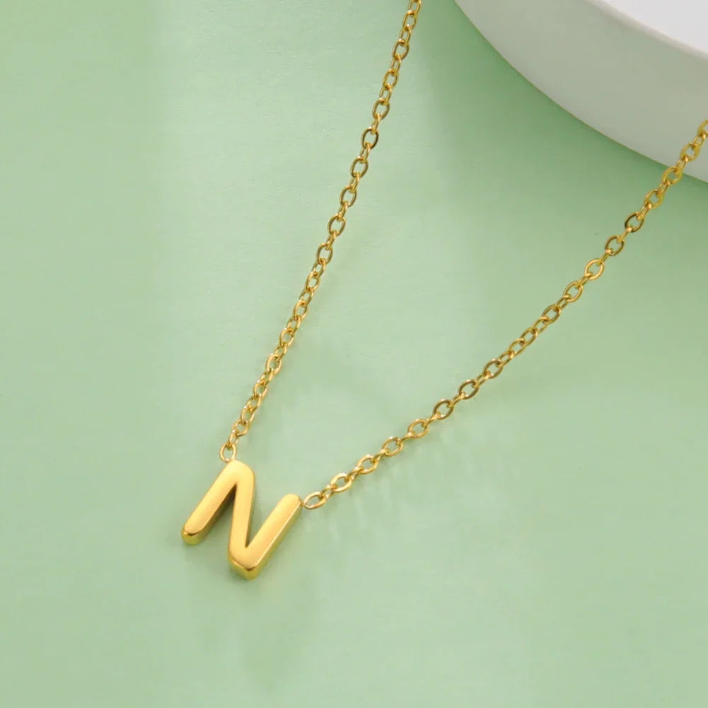 Collar con colgante de inicial - letra 