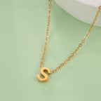 Collar con colgante de inicial - letra 