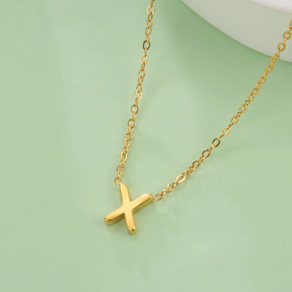 Collar con colgante de inicial - letra 