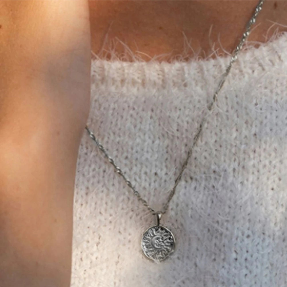 Collar con colgante de luna para mujer plata