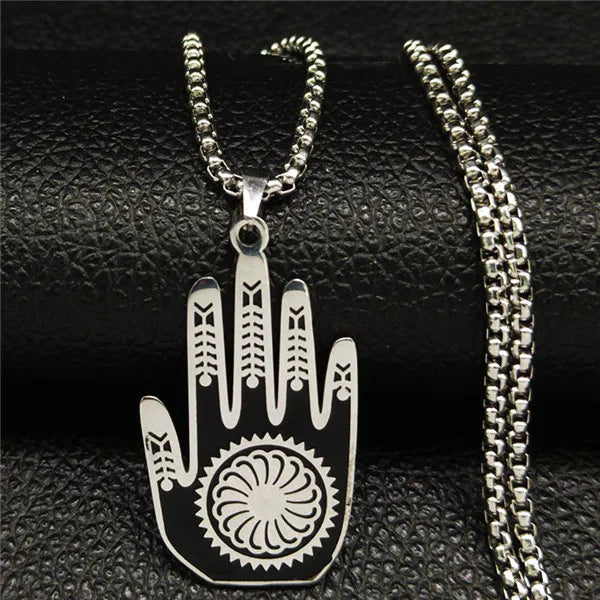Collar con colgante mano de Fátima símbolo del jainismo