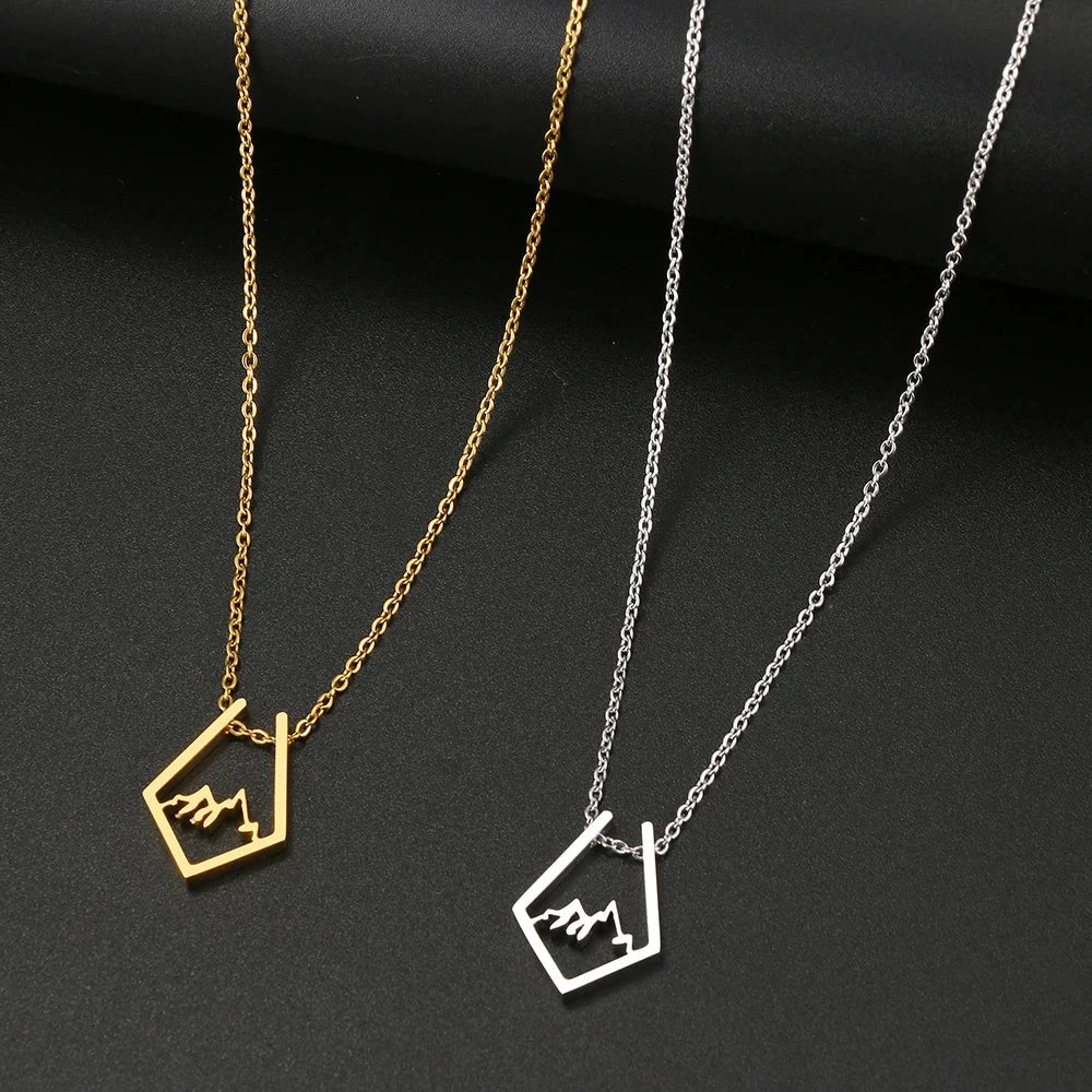 Collar con colgante de montaña plata